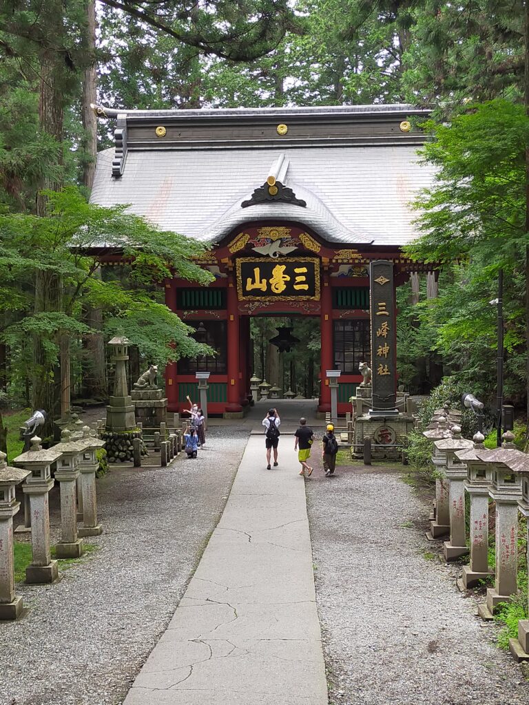 三峯神社　随身門