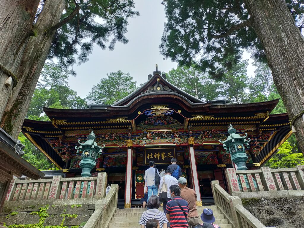 三峯神社拝殿写真