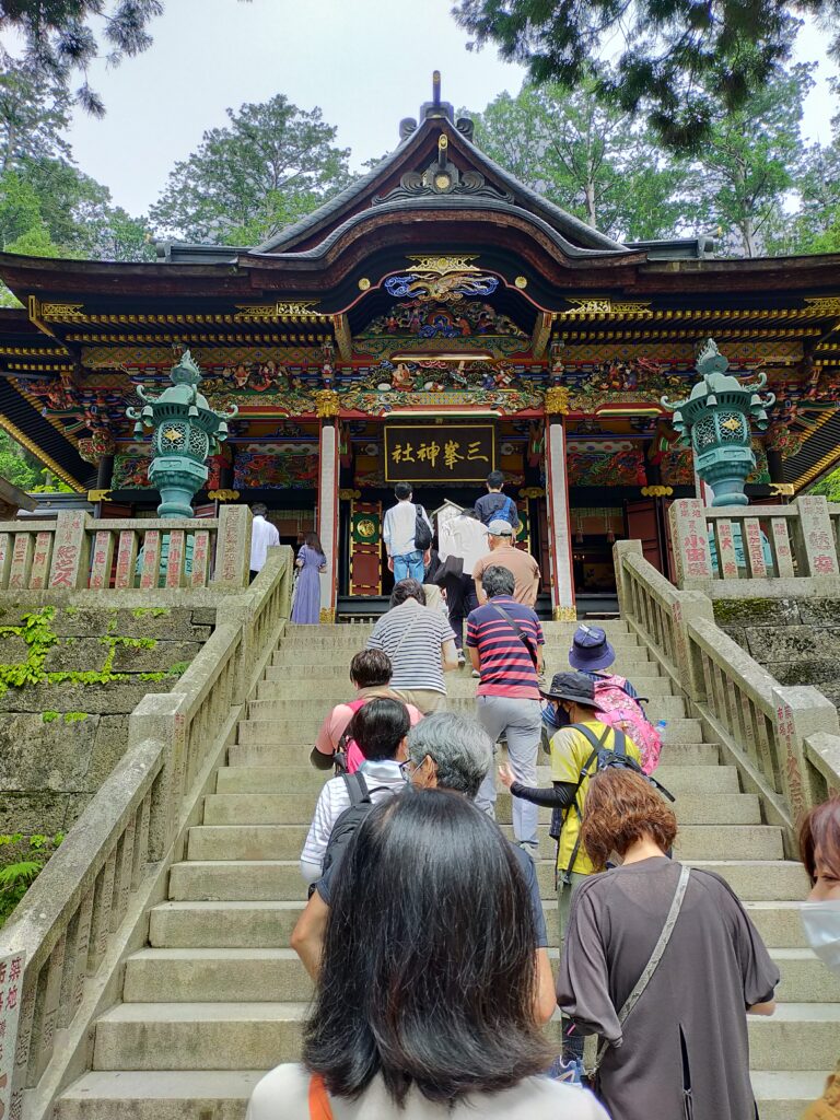 三峯神社拝殿写真