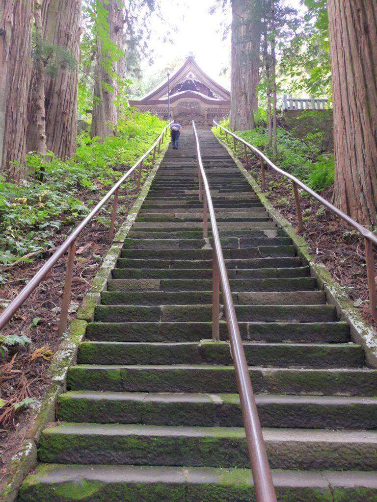 宝光社の男階段