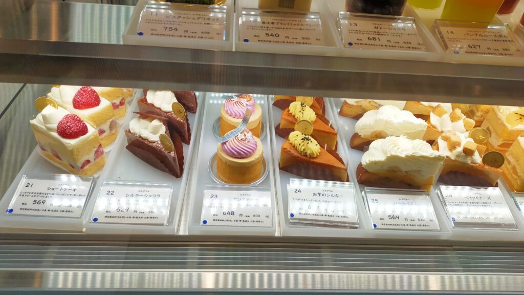 新宿高島屋パティシェリア　ショーケース