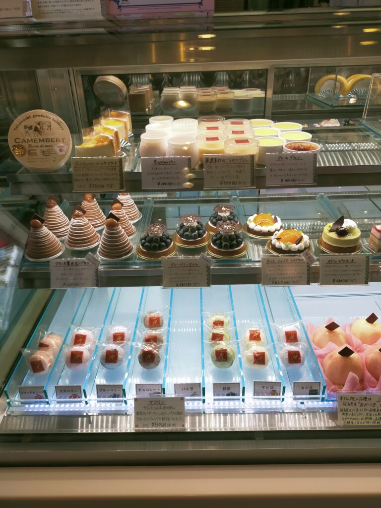 Patisserie　APLANOS（パティスリーアプラノス）ショーケース