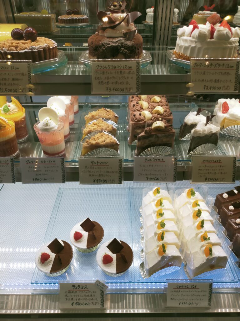 Patisserie　APLANOS（パティスリーアプラノス）ショーケース