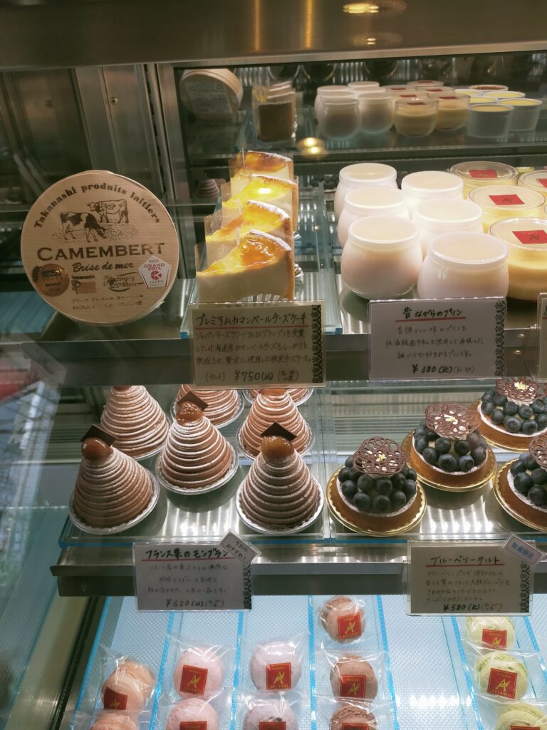 Patisserie APLANOS ショーケース