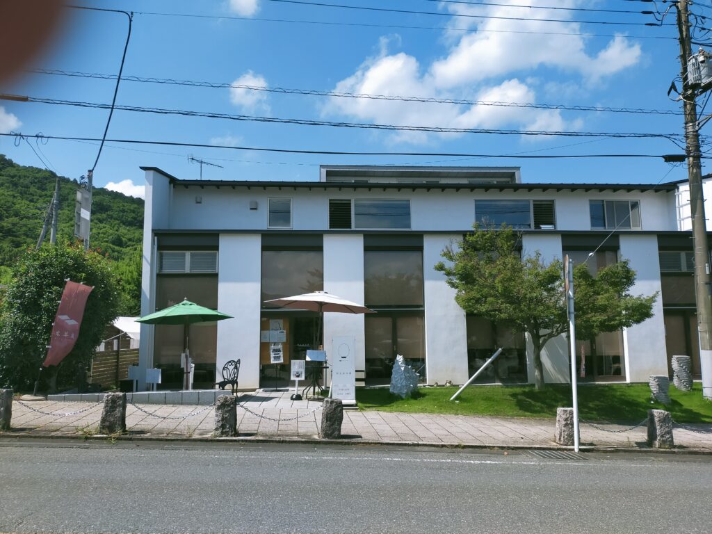 阿左美冷蔵　宝登山道店　建物