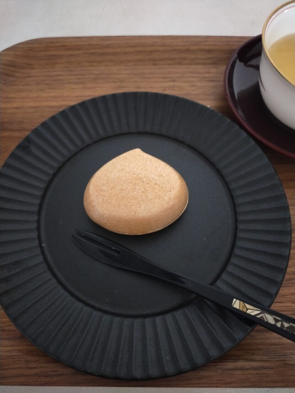 桜井甘精堂　栗もなか