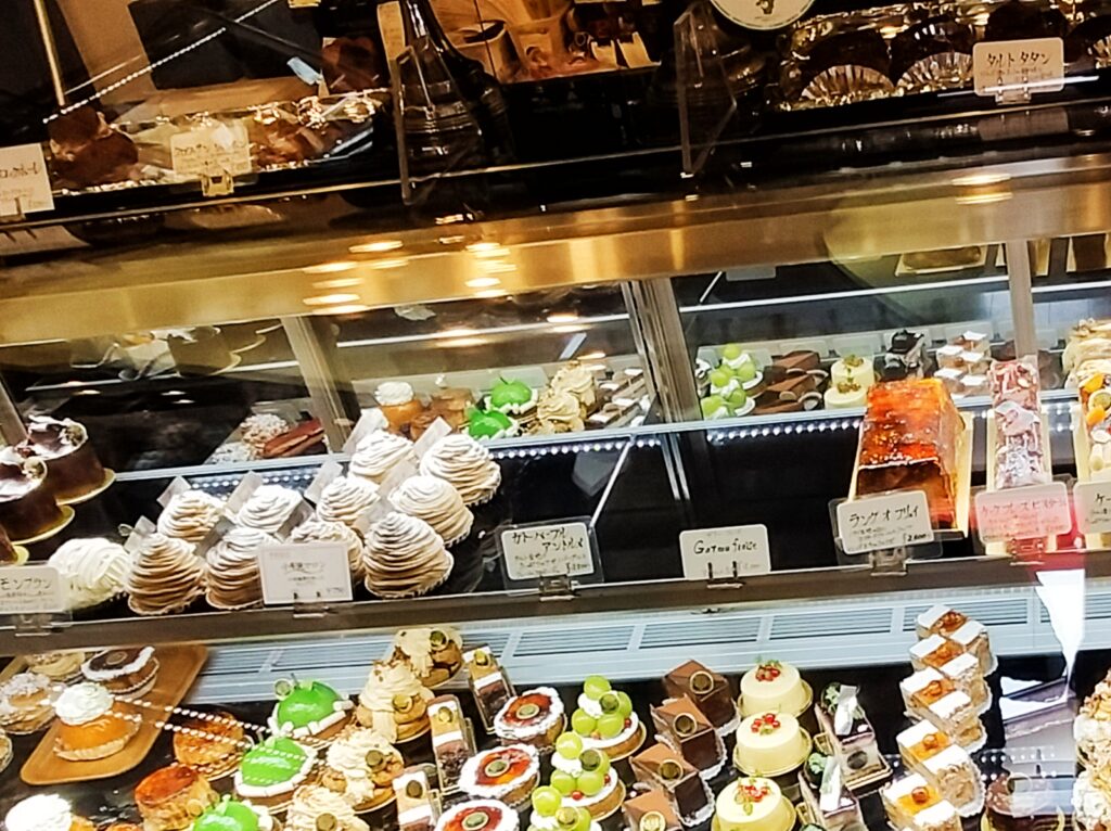 Patisserie Rond-to（ロント）ショーケース